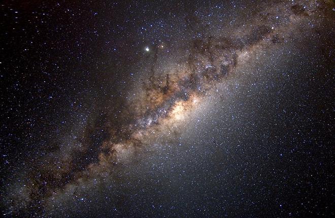 Gökbilimciler Evrenin Yaşını 'Bebeklik Fotoğraflarını' Oluşturarak Hesapladı