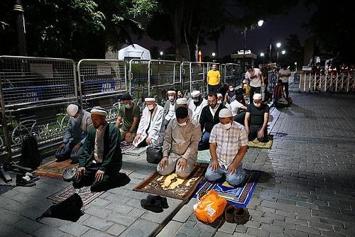 Vatandaşlar Girişlerde Beklemeye Başladı: Ayasofya 86 Yıl Sonra Cuma Namazı ile Cami Olarak Açılıyor
