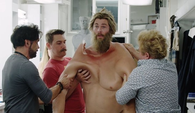 9. Bu da 'Chris Hemsworth gerçekten kilo aldı mı yoksa bu bir kostüm müydü' diye düşünenlere gelsin...