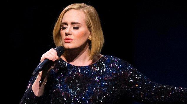 3. Dünyanın her yerinden çok büyük bir hayran kitlesine sahip olan Adele, oldukça tutkulu bir Spice Girls hayranı.