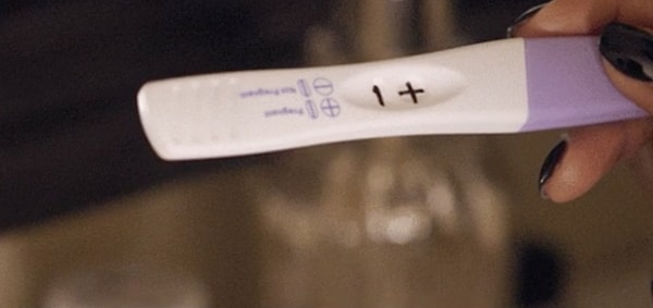 "Через три недели после нашей близости, у супруги начались боли в груди и тошнота. Сначала мы не могли понять эту ситуацию. Конечно, мы были очень удивлены, узнав правду."