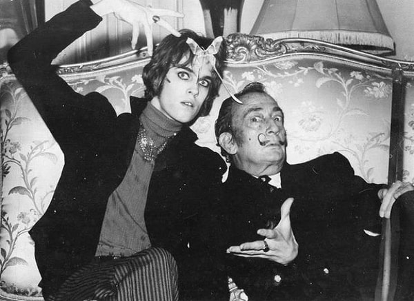 5. «Мой отец был лучшим другом и фотографом Сальвадора Дали. Вот их совместное фото!»