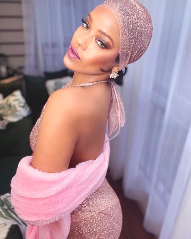 Rose Cohen Brezilya'da yaşıyor ve kendisi de Rihanna'ya hayran olduğunu dile getiriyor.