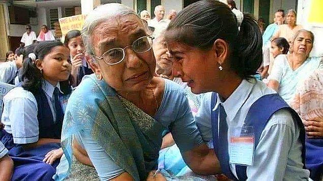 3. Bu kız okulla gittikleri huzurevi gezisinde büyükannesini bulmuş.