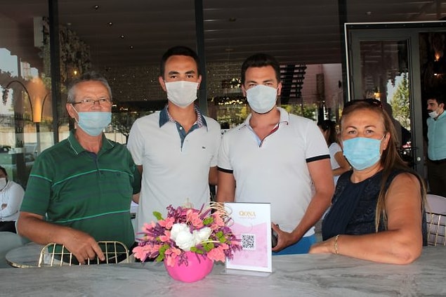 "Benim 19 senelik hayalimdi. Anahtarımı uzatarak 'Eğer birinci olursan arabam senin olur' diyerek motive etmeye çalıştım. Sabah birincilik haberi gelince gerçekten ağladım."