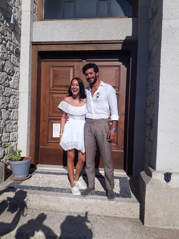 Gupse Özay ile Barış Arduç bugün, Çeşme'de, 6 yıllık ilişkilerini sade bir nikahla taçlandırdılar!