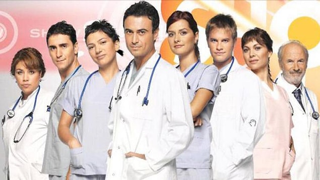 2006 yılında bizi televizyon önünde bekleten Doktorlar dizisi sene 2020 olmasına rağmen her yaz televizyonlarımızın olmazsa olmaz dizisi :)