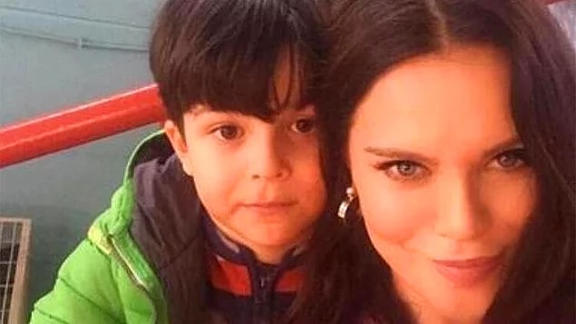 2. Ebru Şallı artık isyan etti! Oğlunun vefatından sonra sosyal medyadaki mayolu fotoğraflarını eleştirenler için az bile konuştu!