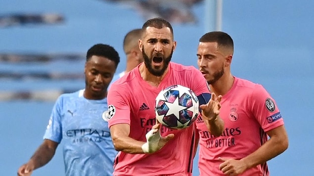 Real Madrid’in giydiği pembe forma üzerine yorumlarda bulunan spiker, “Futbol o kadar ataerkil bir oyun ki mesela kadınlara voleybol oynamak çok yakışıyor ama benim şahsi düşüncem kadınlar futbolda olmamalı. Basketbol da bence erkek oyunu” ifadelerini kullandı.