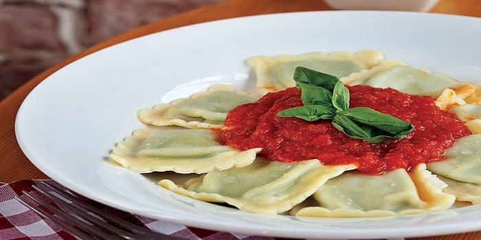 Ispanaklı Ravioli Tarifi: İtalyan Mutfağına İlgisi Olanların Mutlaka Bilmesi Gereken Yemeklerden Ispanaklı Ravioli Nasıl Yapılır?