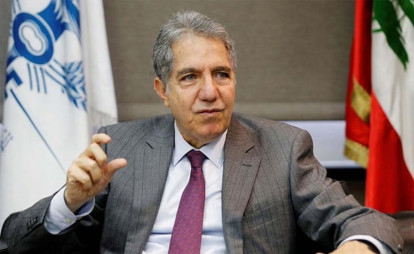 Отставки начались с Вазни