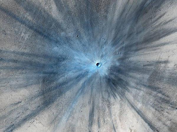 Keşif yörünge krateri;