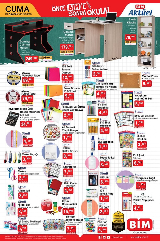 Çalışma masası ve kitaplık seçenekleri mevcut.