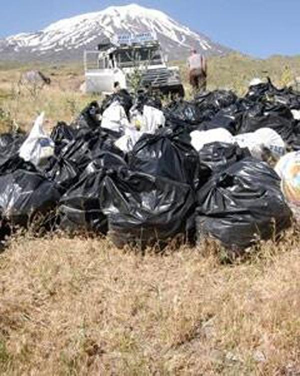2010 yılında 1000 torba çöp toplanmıştı