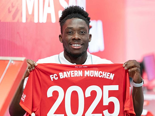 18 yaşında, 2018'in sonunda Bayern Münih’e imza attı.