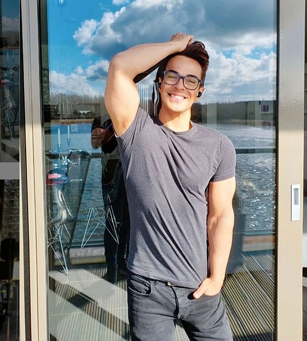 «Я доказательство того, что каждый может оставаться молодым».