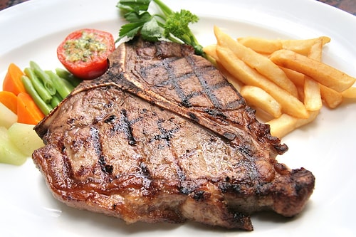 T-Bone Steak Tarifi: Evde Güzel Pişmiş Et Yemek İsteyenler İçin T-Bone Steak Nasıl Yapılır?