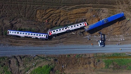 Büyük Resme Bakarken Önemli Detayları Kaçıyoruz: Şu Anda Türkiye Gündeminde Bunların Konuşuluyor Olması Gerekmez miydi?