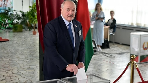 Belarus Lideri Lukaşenko'dan Protestoculara Otomatik Silahla Gözdağı