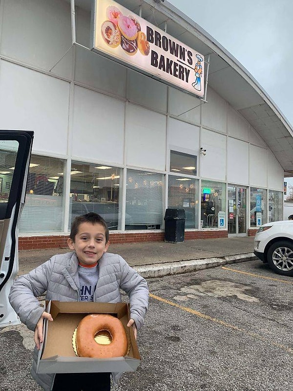 2. «Просто сказал сыну, что можно купить только ОДИН пончик».