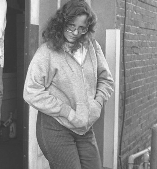 1984 yılında ise çıktıkları bir araba yolculuğunda Colleen kaçmayı başarınca, Cameron'ın eşi olan Janice Hooker polislere bütün olan biteni anlatmıştır.