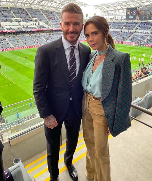 Victoria Beckham, 20'liklere Taş Çıkartan Eşi David Beckham’ın Kendi Makyaj Malzemelerini Kullandığını Açıkladı!