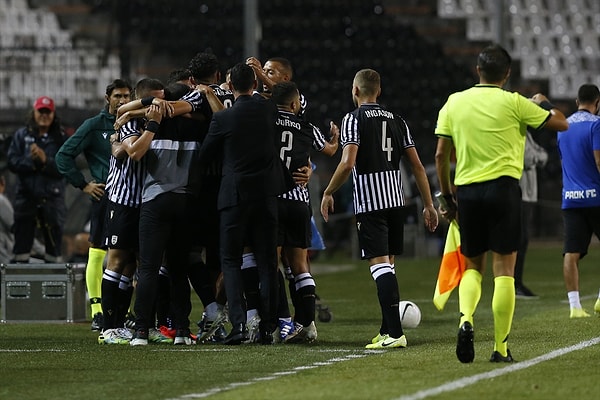 Koronavirüs salgını nedeniyle tek maç üzerinden oynanan karşılaşmada Beşiktaş, Selanik'te PAOK'a 3-1 mağlup oldu ve Devler Ligi'ne ön eleme turunda veda etti.