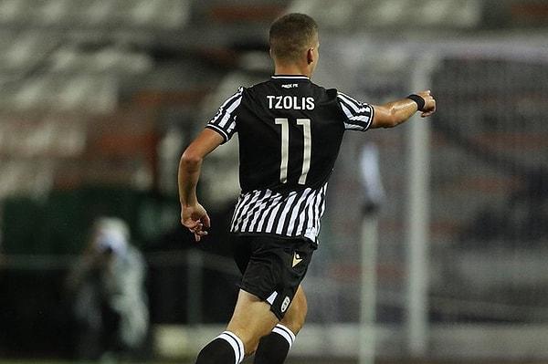 İlk 30 dakikada Tzolis'in 2 golü ve Pelkas'ın golüyle 3-0 geriye düşen Kara Kartal geri dönemedi.