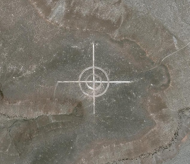 14. Nevada'da gizemli bir hedef işareti.