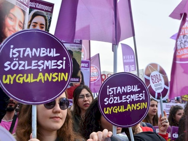 Sonra, İstanbul Sözleşmesi’nin prensipleriyle başkaca şiddet türlerini zikreder olduk.