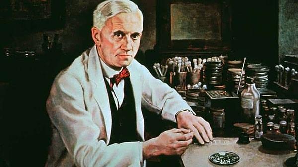 1928 yılında tatilden sonra Londra'daki laboratuvarına dönen Alexander Fleming, burada bir petri kabında oluşan büyümeyle karşılaştı.