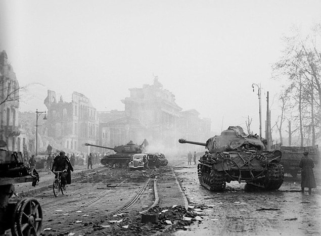 39 yaşındayken İkinci Dünya Savaşı'nın başladığına şahit oluyorsunuz.