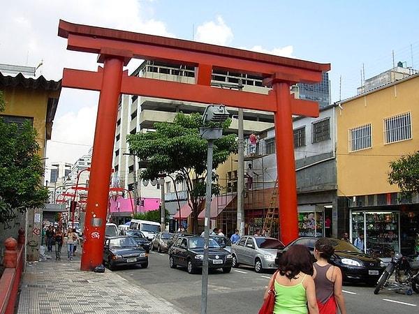 14. São Paulo'nun içinde küçük bir Tokyo vardır.