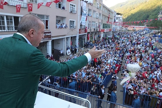 Erdoğan'ın Giresun Konuşması Sosyal Medyanın Gündeminde: 'Korona Etkisini Sadece 30 Ağustos'ta mı Gösterdi?'
