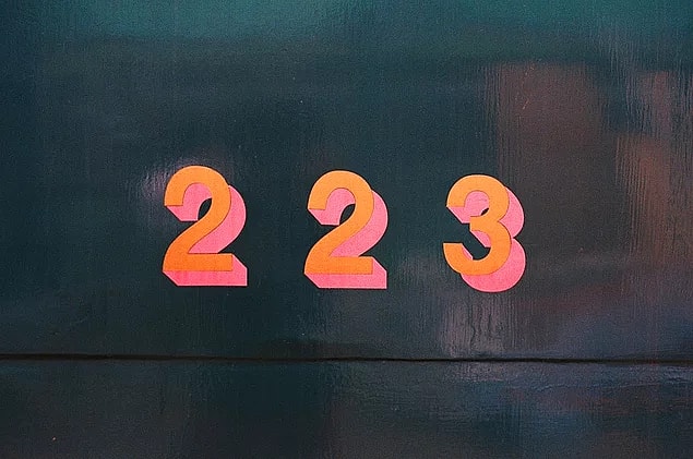 3. Katilin illerin plaka kodunu Fibonacci serisi üzerinden tersten takip ettiğini anladın! Sıradaki soru! Bu 5 sayıdan bir tanesi, diğerleriyle pek geçinemiyor. Hangisi sence?