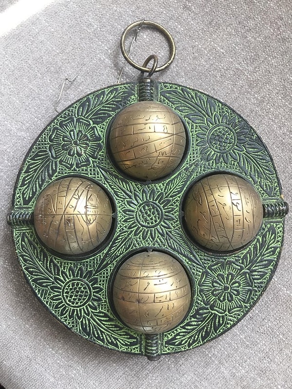 15. «Куплено в Джибути, что-то говорилось о мореплавании»