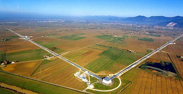 Söz konusu gözlem, uluslararası LIGO-VIRGO ortaklığı tarafından açıklandı. Ortaklık, ABD ve Avrupa'da üç süper duyarlı yerçekimsel dalga tespit sistemine sahip.