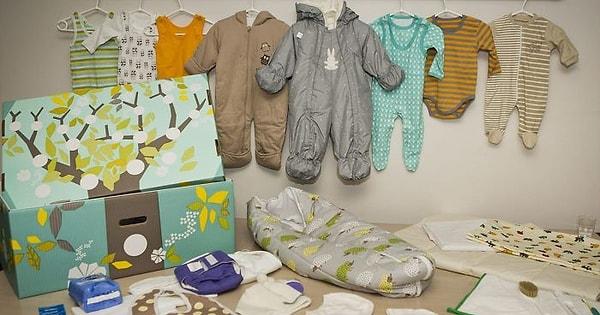 8. Finlandiya'da hükûmet tüm hamile kadınlara bebeklerin ihtiyaçlarından oluşan başlangıç paketleri gönderir.