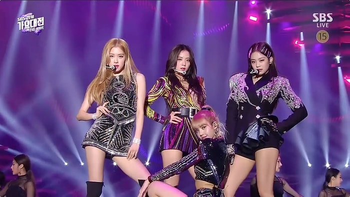 Show Haber, BlackPink'in Edit Yapılmış Videosunu 'Konserde 3 Saniyede 3 Kostüm Değiştirdiler' Diye Haber Yaptı