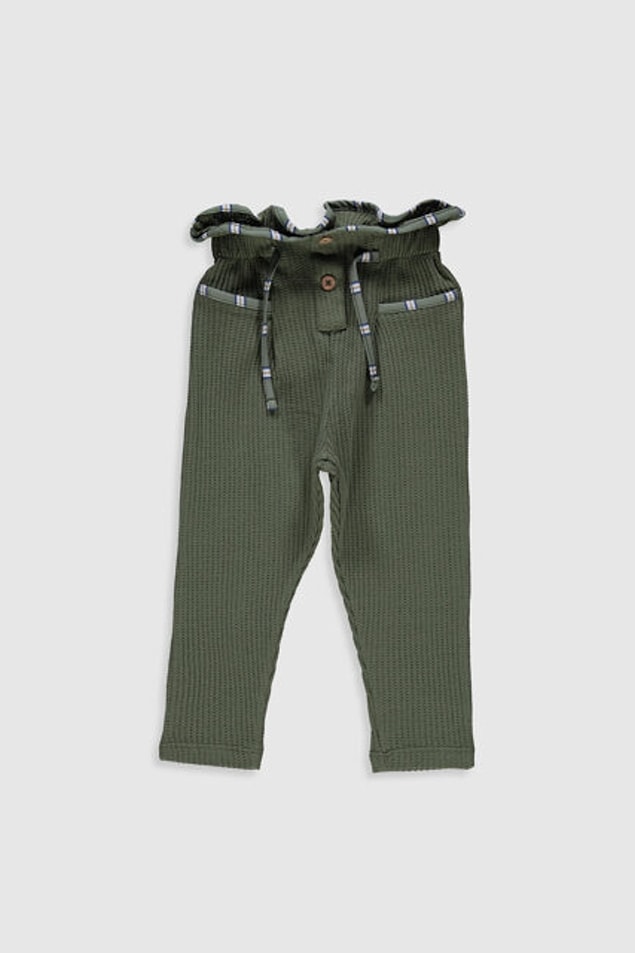 6. Bu pantolona tek kelimeyle ba-yıl-dım. Çocuk reyonunda olsa kızıma alacaktım ama ne yazık ki bebek reyonunda. 5 yaşa kadar bedeni var ve fiyatı sadece 29 TL!