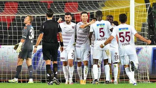 7. Süper Lig tarihindeki ilk maçına çıkan Hatayspor, son şampiyon Medipol Başakşehir'i devirmeyi başardı.