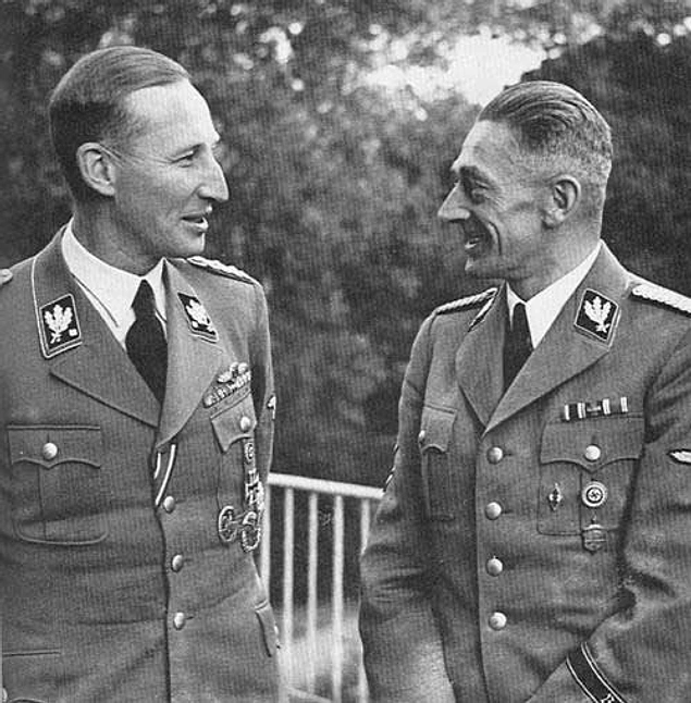 İşkence ve şantaj yapmayı gündelik bir rutini haline getiren Heydrich, aynı zamanda 1934 yılında Ernst Roehm ve ekibinin öldürüldüğü gece Himmler ve Goering ile beraber bir kurban listesi hazırlamıştı.