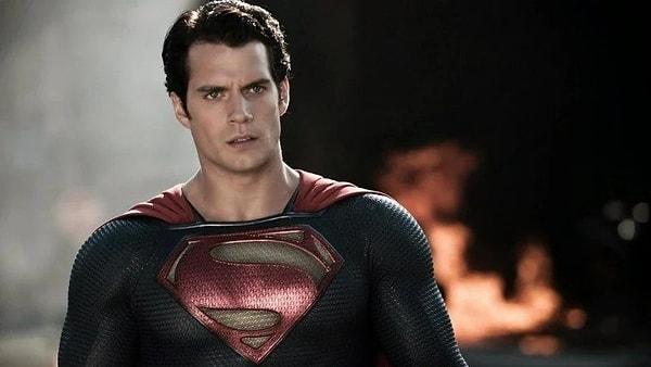 16. Henry Cavill, Warner Bros. ile yapılan yeni anlaşma neticesinde Superman rolüne geri dönüyor. Anlaşmanın üç filmlik olduğu ifade edildi.