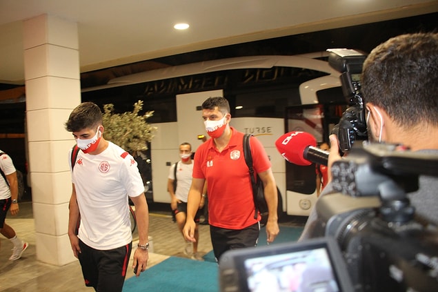 'Antalyaspor kafilesini, masrafları tarafımızca karşılanacak Kovid-19 tanı testi yaptırmaya davet ediyoruz'