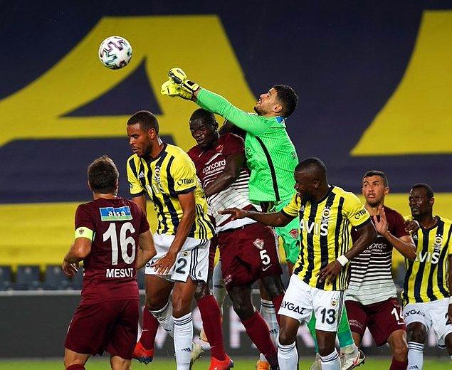 Süper Lig'de ikinci haftanın kapanış maçında Fenerbahçe ile Hatayspor karşı karşıya geldi.