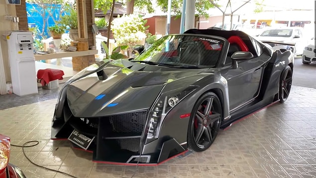 5. Modifiye edilerek Lamborghini'ye benzetilmiş Toyota MR2