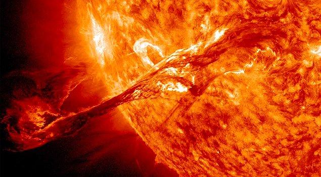 Eğer dev bir güneş patlaması gezegenimize çarpacak olsaydı, bir anda kendimizi teknoloji öncesi dünyaya dönmüş olarak bulabilirdik.