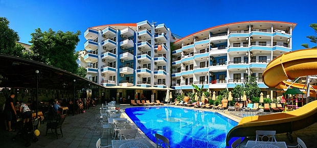 Her şey dahil bir otel tabii ki.