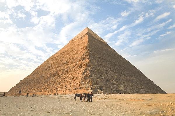 5. Bilinenin aksine piramitler köleler tarafından değil, paralı işçiler tarafından inşa ediliyordu.