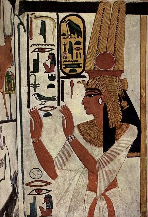 12. Mısırlılar penislin kullanan ilk insanlardır.